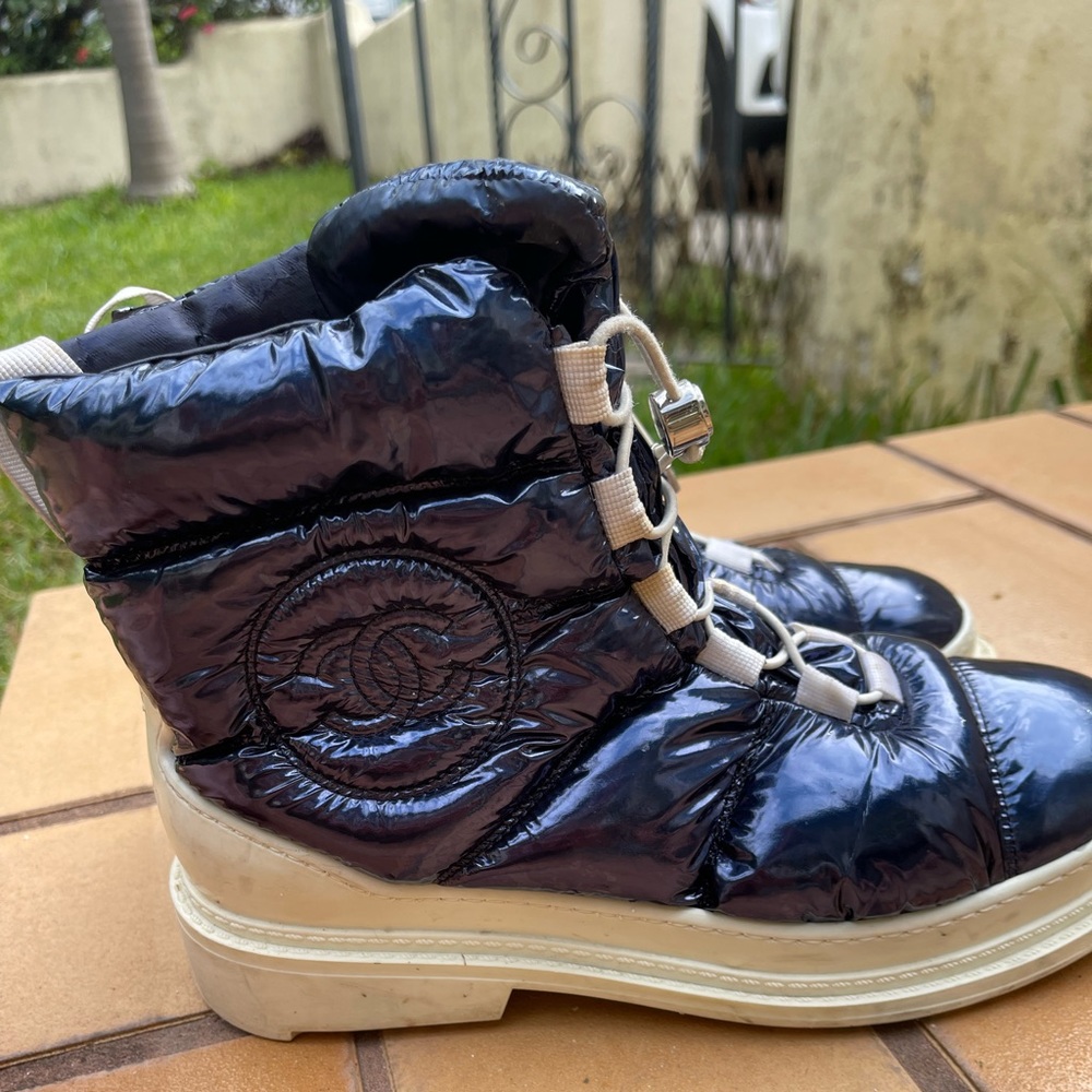 CHANEL Winter Boots US 8 - Picture 6 of 6